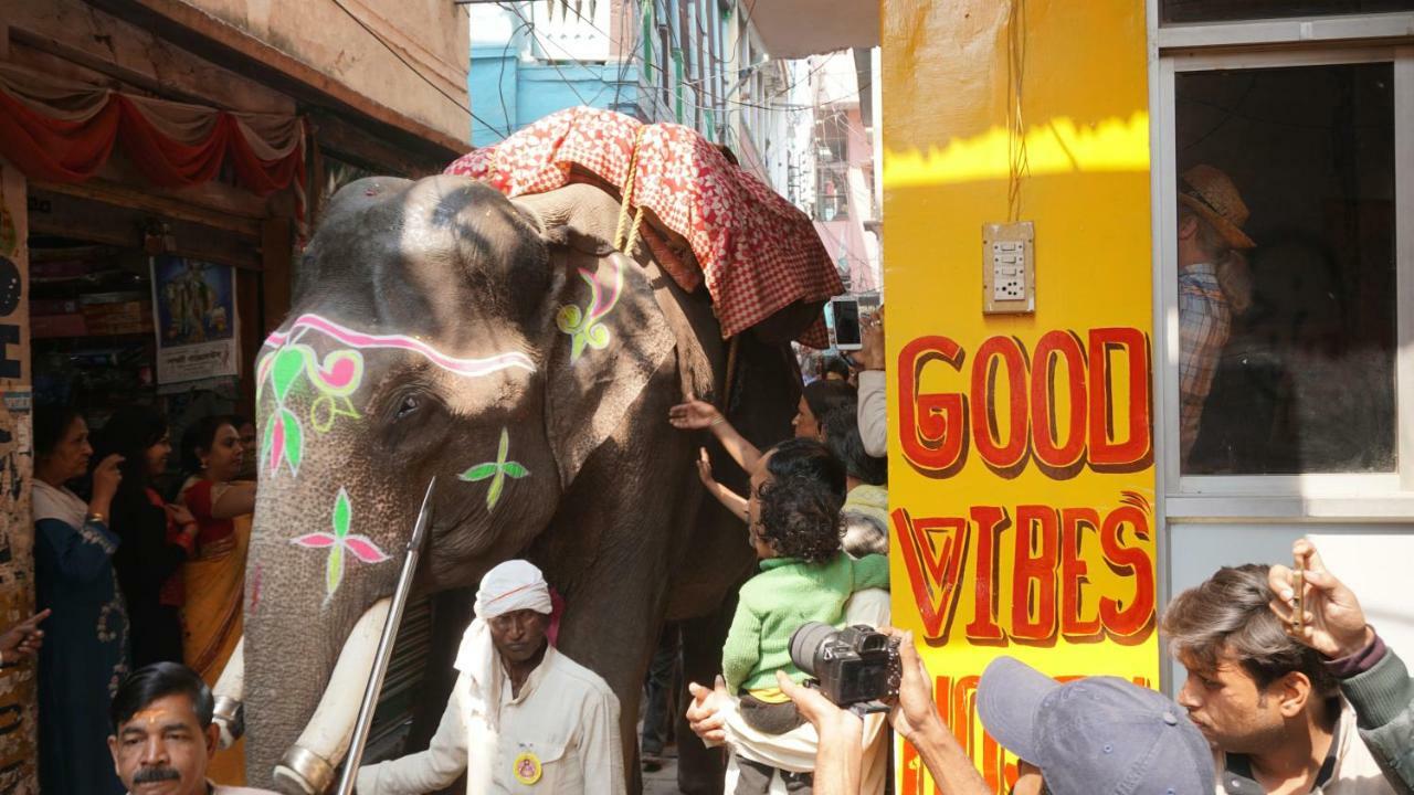 Good Vibes Hostel Varanasi Exterior photo